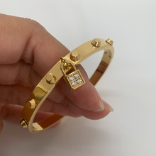 Load image into Gallery viewer, Padlock bangle

