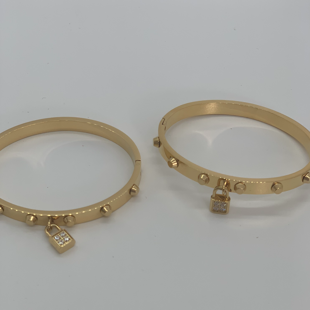 Padlock bangle